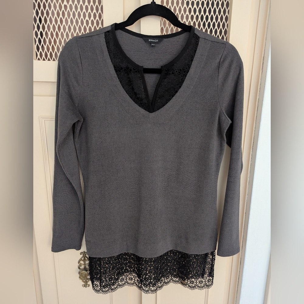 RW&CO Gray Long Sleeve Top with Black Lace Trim - XS
